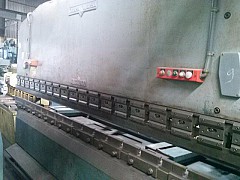 Máy chấn Amada 100x4000mm