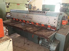 Máy Cắt AMADA 6x2000mm