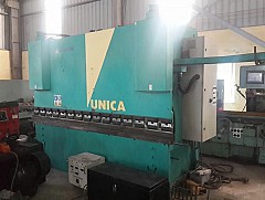 Máy chấn UNICA 100x3100mm